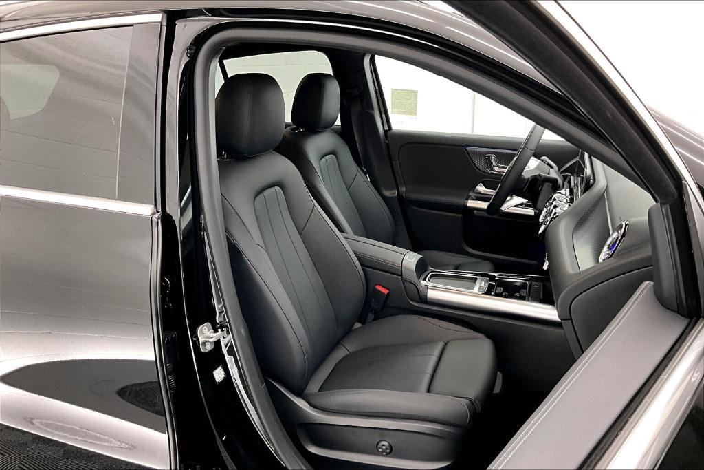 new 2025 Mercedes-Benz GLA 250 car, priced at $45,845