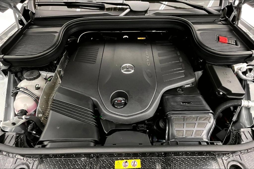 new 2025 Mercedes-Benz GLS 450 car, priced at $101,605