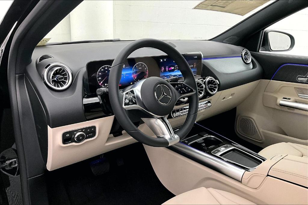 new 2025 Mercedes-Benz GLA 250 car, priced at $45,650