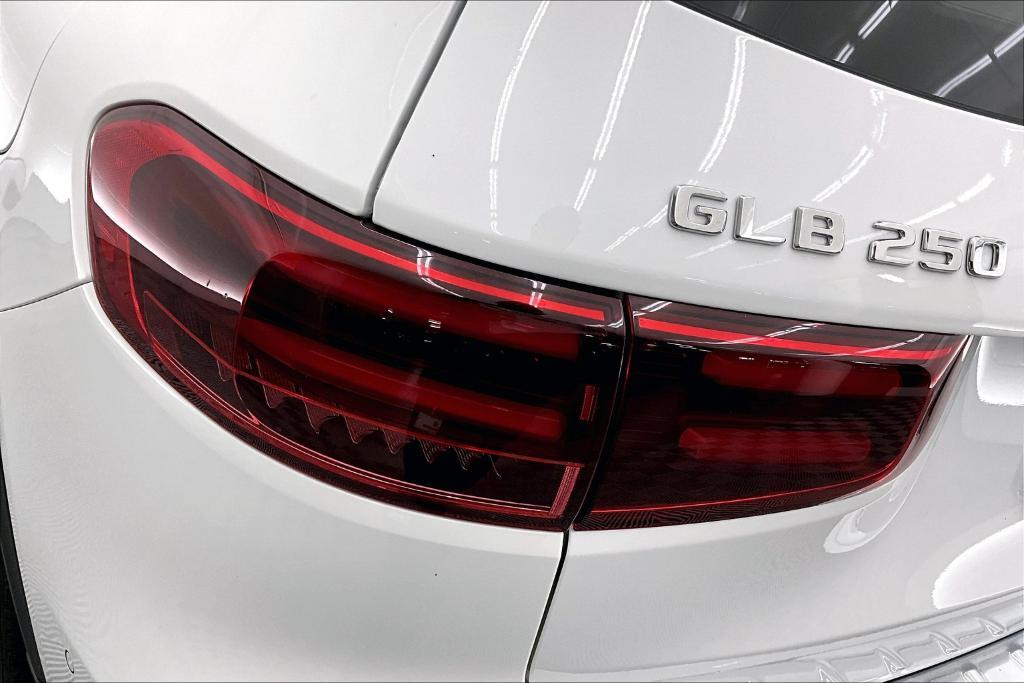used 2025 Mercedes-Benz GLB 250 car, priced at $40,998