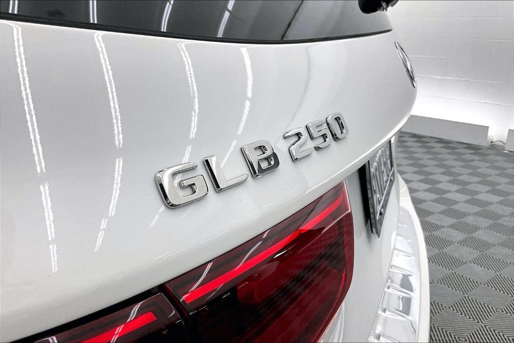 used 2025 Mercedes-Benz GLB 250 car, priced at $40,998