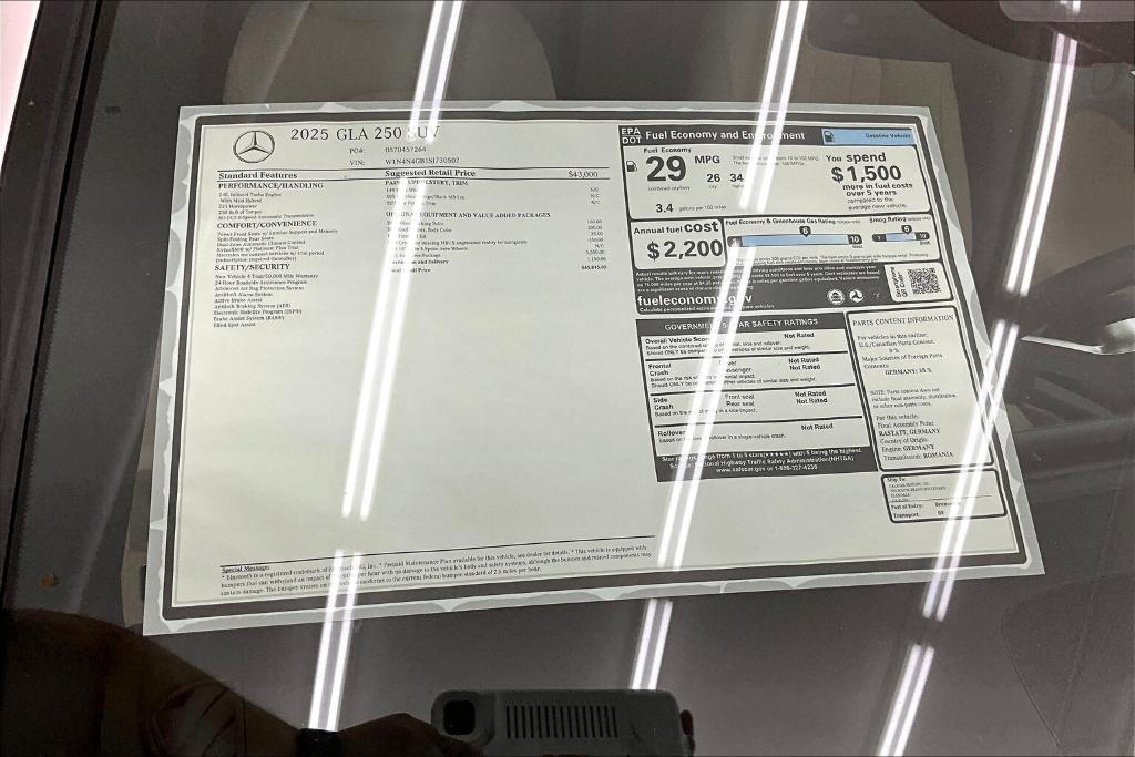 new 2025 Mercedes-Benz GLA 250 car, priced at $45,845