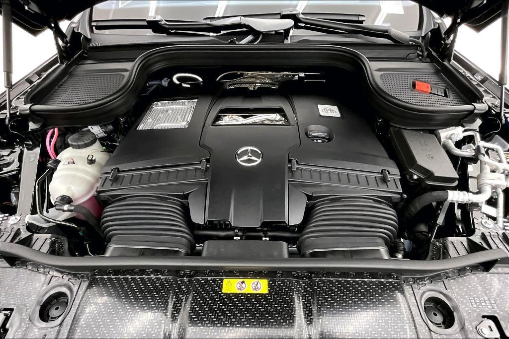 new 2025 Mercedes-Benz Maybach GLS 600 car, priced at $207,300