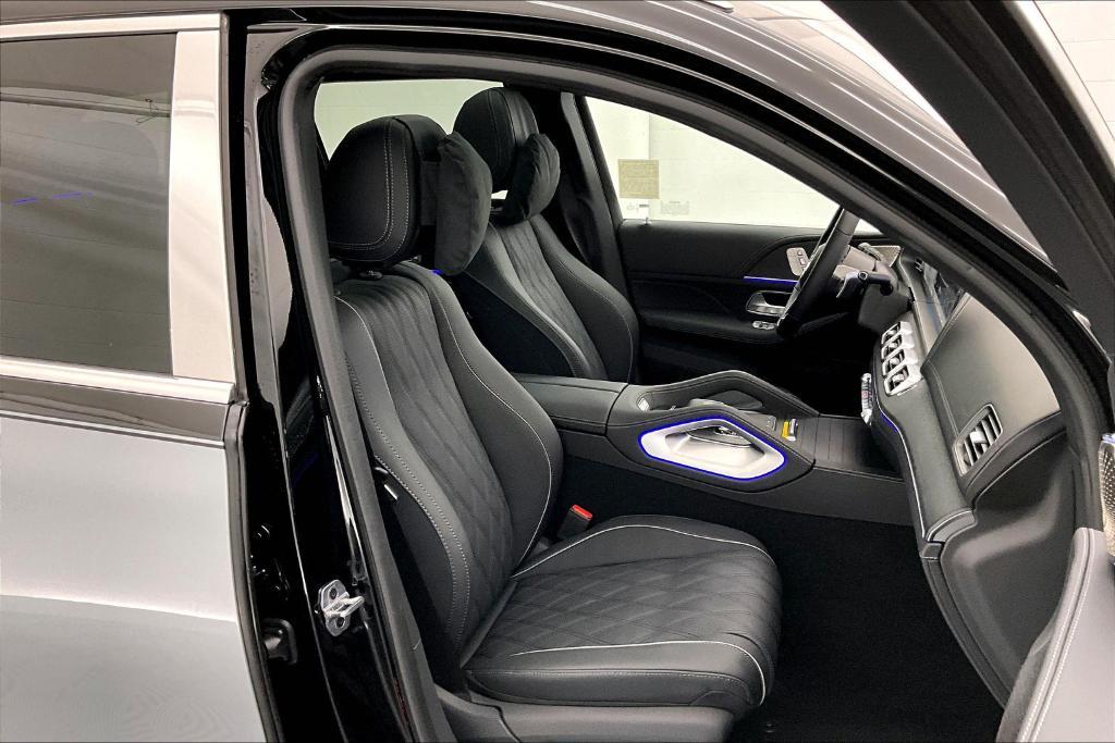 new 2025 Mercedes-Benz Maybach GLS 600 car, priced at $207,300