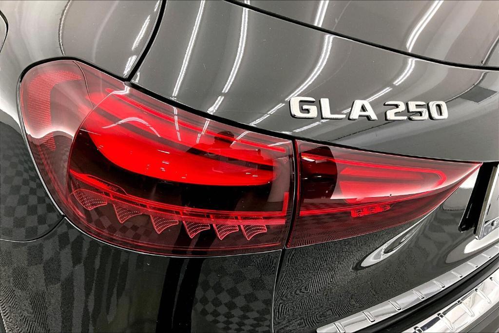 new 2025 Mercedes-Benz GLA 250 car, priced at $42,250