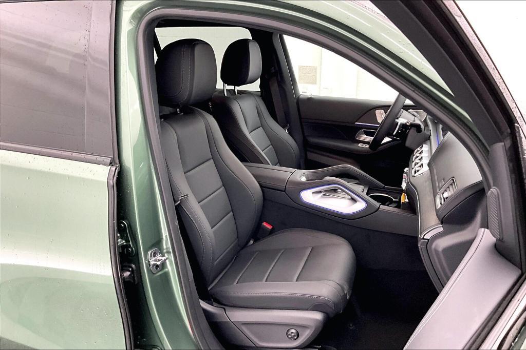 new 2025 Mercedes-Benz GLS 450 car, priced at $105,915