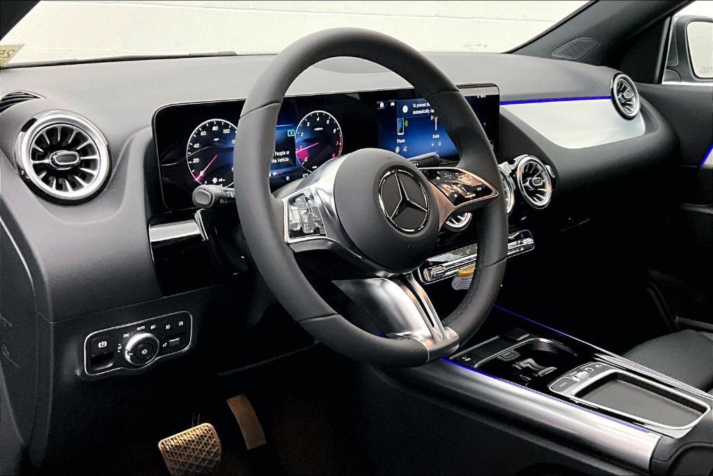 new 2025 Mercedes-Benz GLA 250 car, priced at $45,745