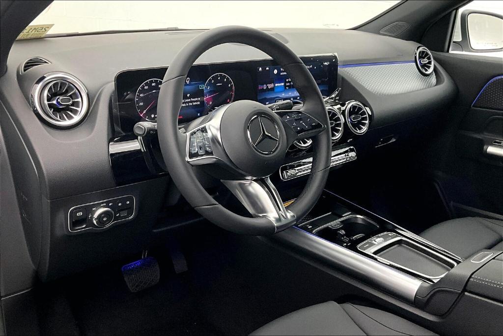 new 2025 Mercedes-Benz GLA 250 car, priced at $45,685