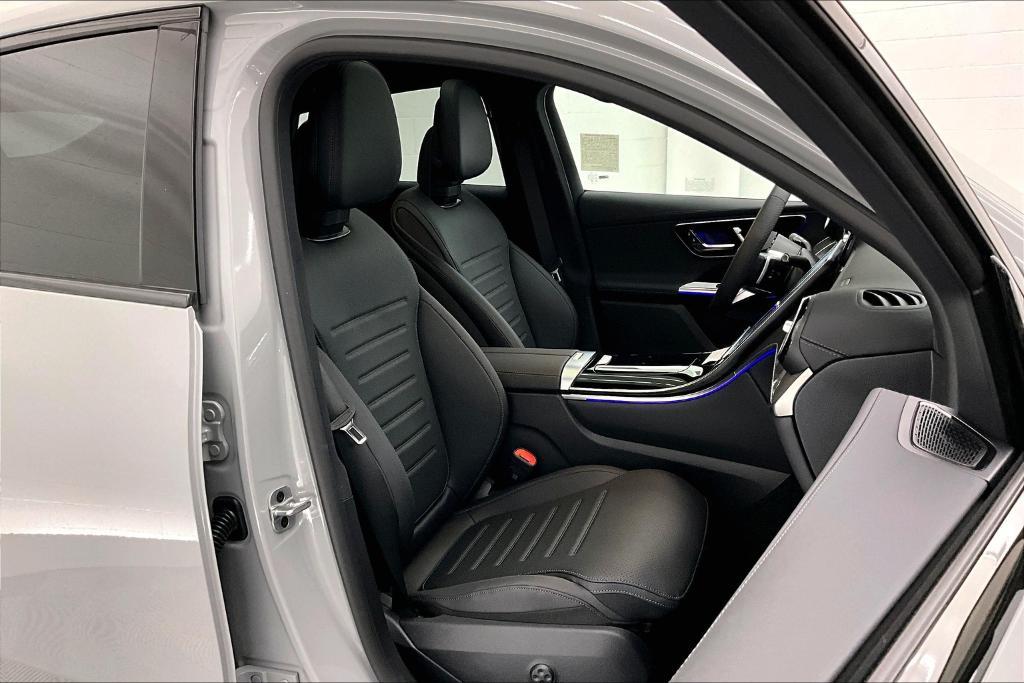 new 2025 Mercedes-Benz GLC 300 car, priced at $67,285