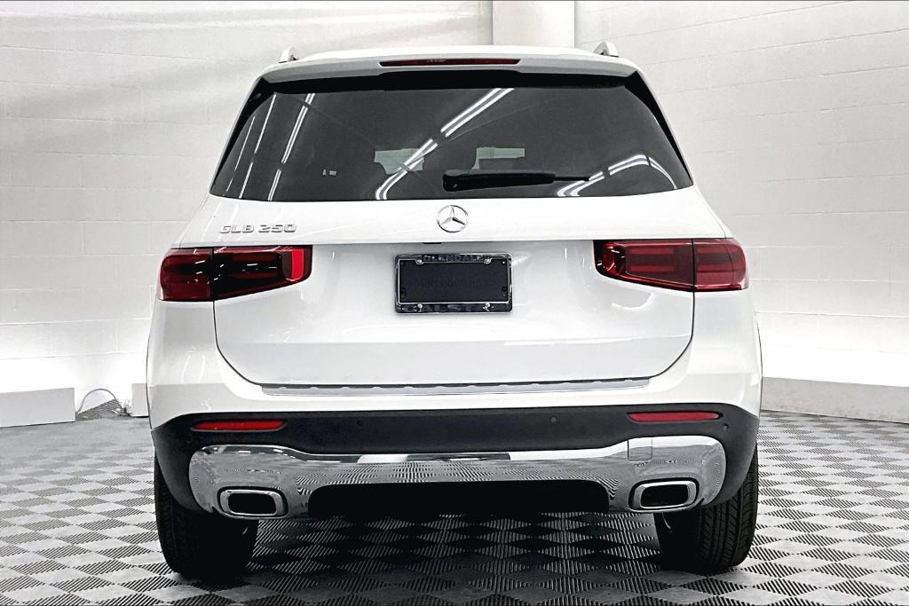 new 2025 Mercedes-Benz GLB 250 car, priced at $47,420