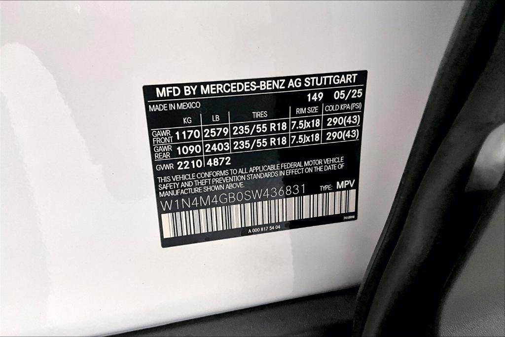 new 2025 Mercedes-Benz GLB 250 car, priced at $47,420