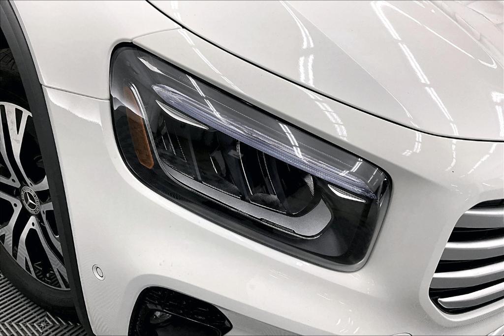 new 2025 Mercedes-Benz GLB 250 car, priced at $47,420