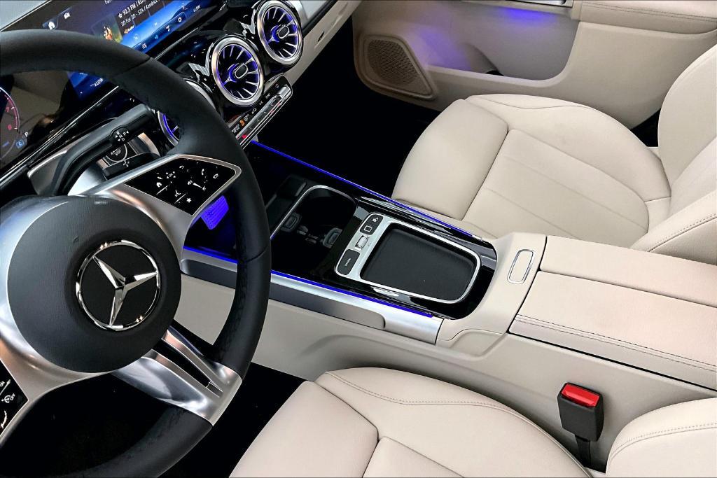 new 2025 Mercedes-Benz GLB 250 car, priced at $47,420