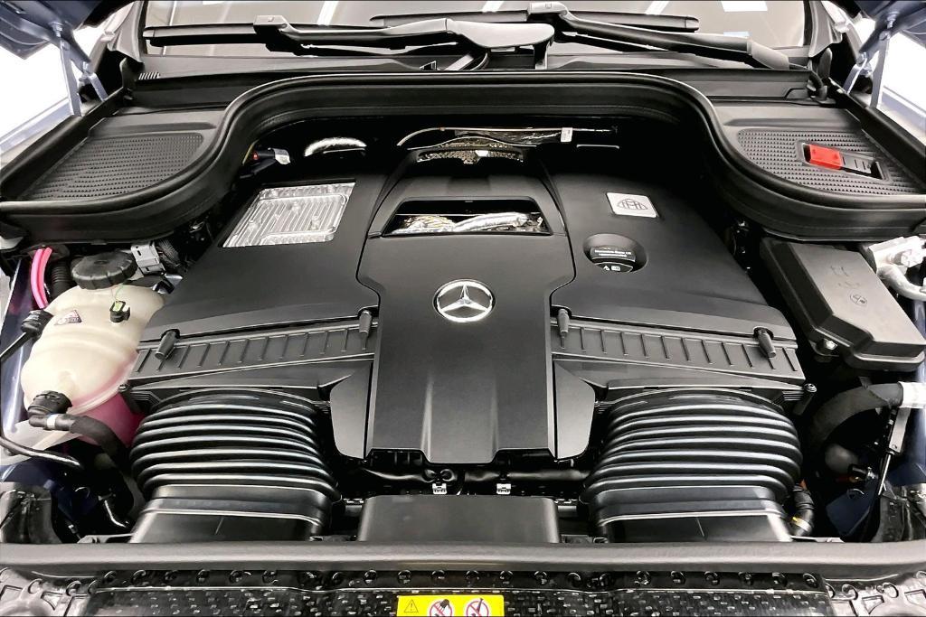 new 2025 Mercedes-Benz Maybach GLS 600 car, priced at $205,895