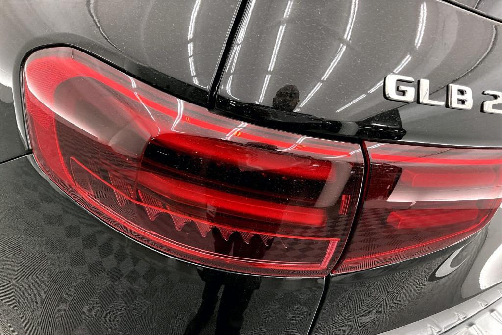 new 2025 Mercedes-Benz GLB 250 car, priced at $47,145