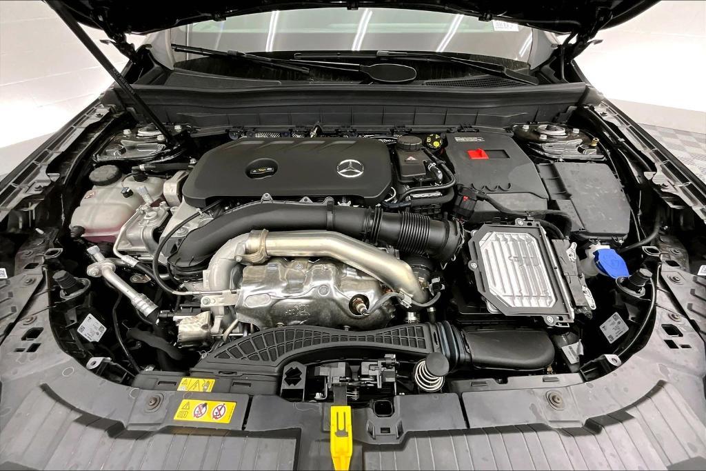 new 2025 Mercedes-Benz GLB 250 car, priced at $47,145