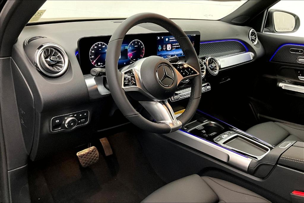 new 2025 Mercedes-Benz GLB 250 car, priced at $47,145