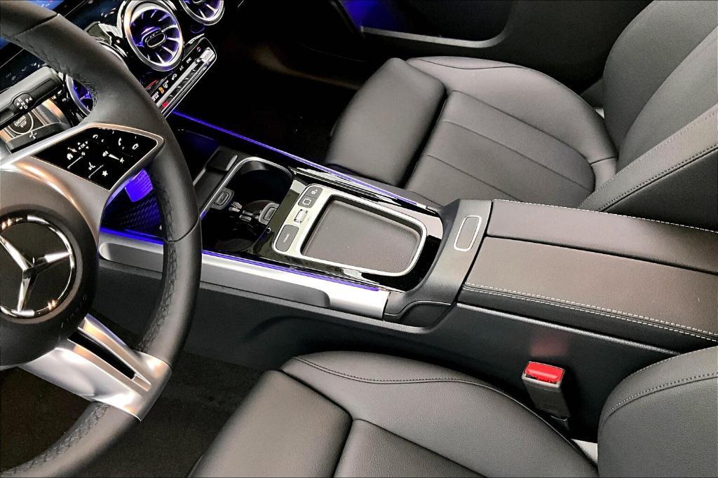 new 2025 Mercedes-Benz GLB 250 car, priced at $47,145