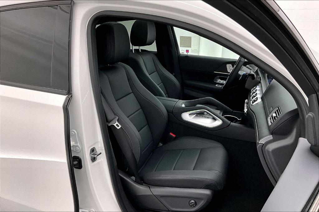 new 2025 Mercedes-Benz GLE 450 car, priced at $80,960