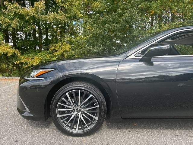 used 2024 Lexus ES 300h car, priced at $43,998