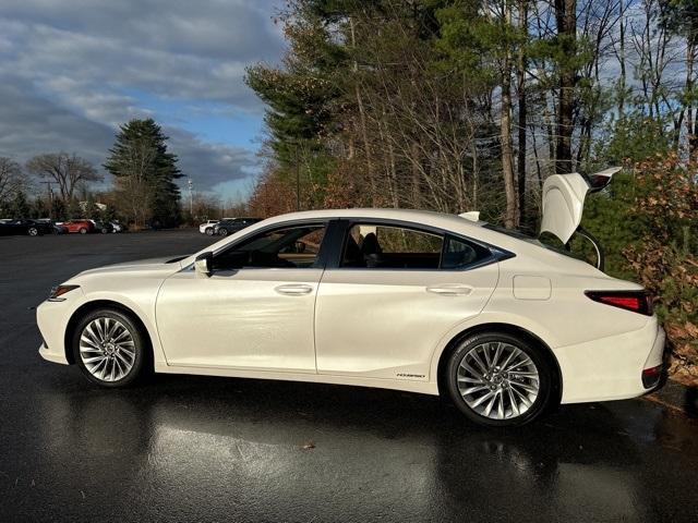 used 2020 Lexus ES 300h car, priced at $35,698