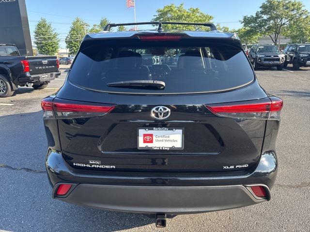 used 2022 Toyota Highlander car, priced at $36,901