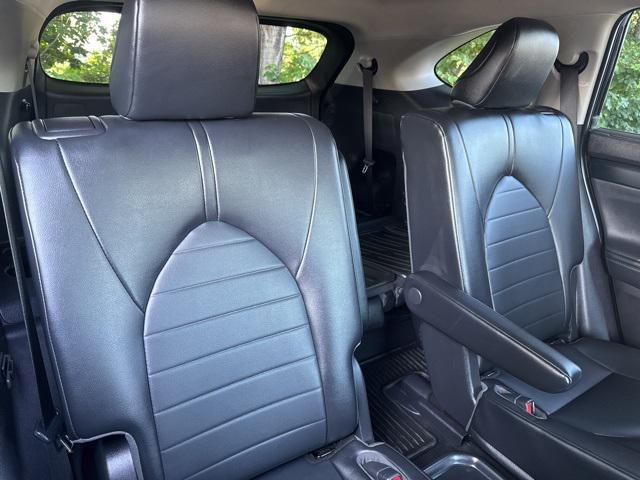 used 2022 Toyota Highlander car, priced at $36,901
