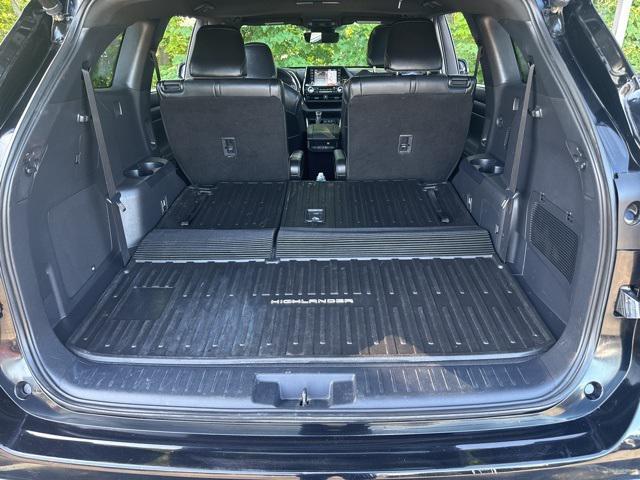 used 2021 Toyota Highlander car, priced at $39,393