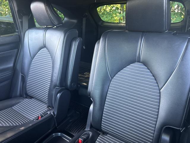 used 2021 Toyota Highlander car, priced at $39,393