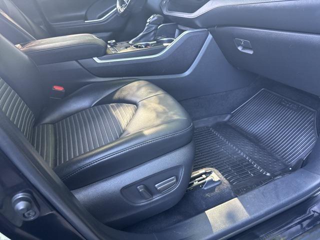 used 2021 Toyota Highlander car, priced at $39,393