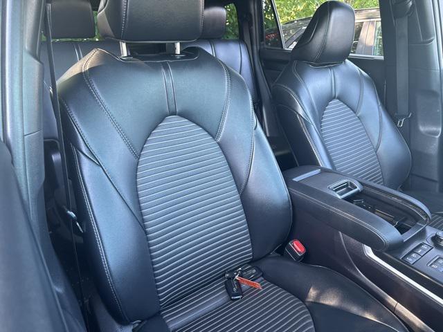 used 2021 Toyota Highlander car, priced at $39,393