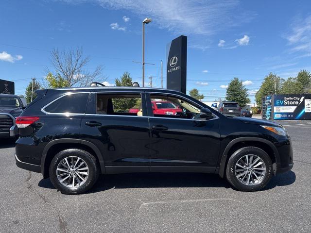 used 2019 Toyota Highlander car, priced at $24,494