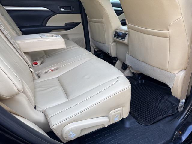 used 2019 Toyota Highlander car, priced at $24,494