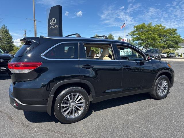 used 2019 Toyota Highlander car, priced at $24,494