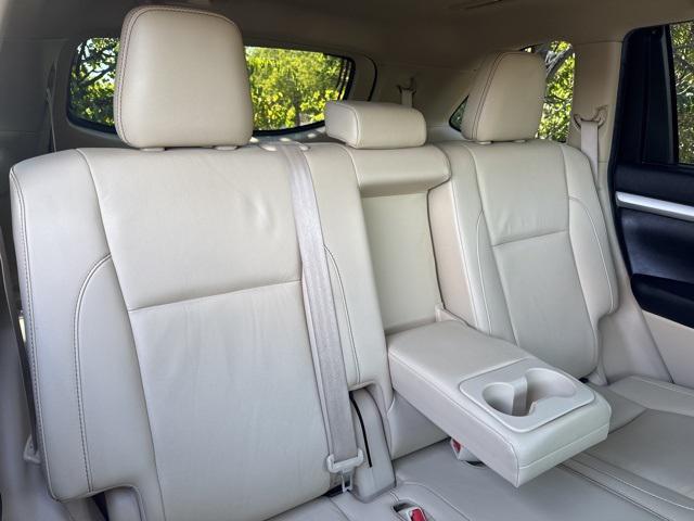 used 2019 Toyota Highlander car, priced at $24,494