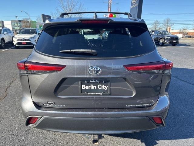 used 2020 Toyota Highlander car, priced at $28,134