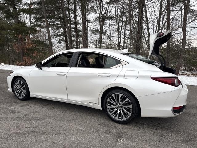 used 2020 Lexus ES 300h car, priced at $29,690