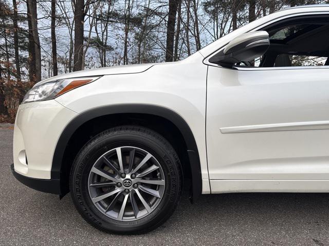 used 2017 Toyota Highlander car, priced at $22,643