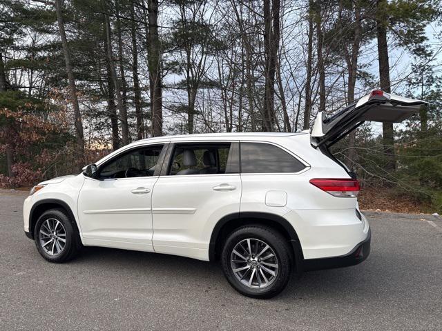 used 2017 Toyota Highlander car, priced at $22,643