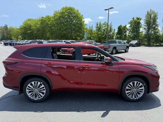 new 2025 Toyota Highlander car, priced at $54,878