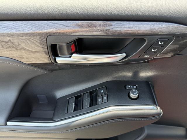 new 2025 Toyota Highlander car, priced at $54,878