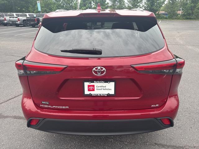 used 2022 Toyota Highlander car, priced at $35,918