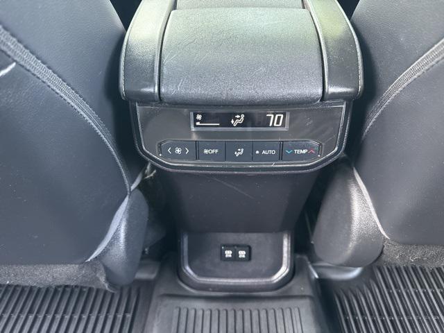 used 2021 Toyota Highlander car, priced at $33,647