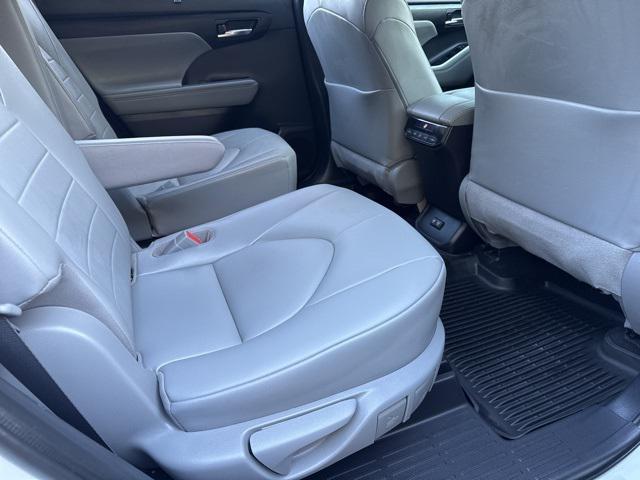 used 2020 Toyota Highlander car, priced at $32,268