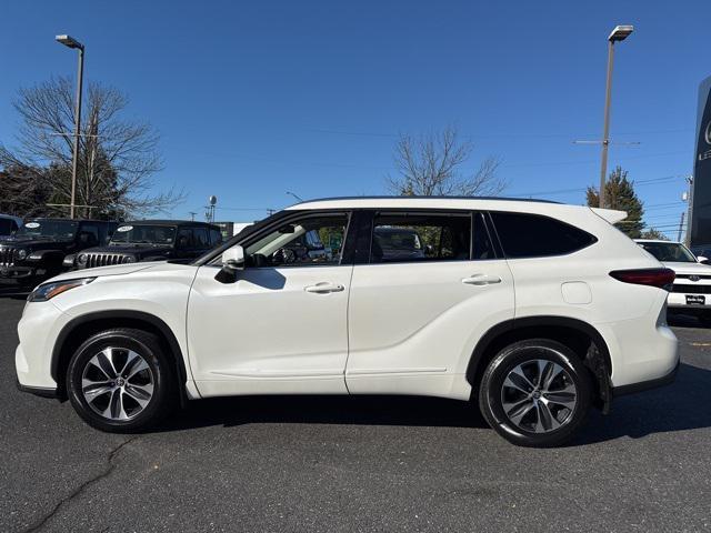 used 2020 Toyota Highlander car, priced at $32,268