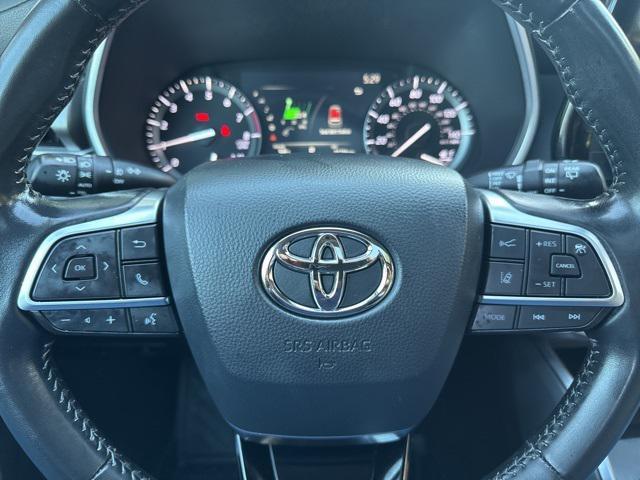 used 2020 Toyota Highlander car, priced at $32,268