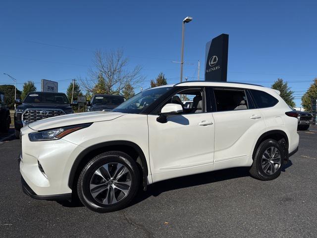 used 2020 Toyota Highlander car, priced at $32,268