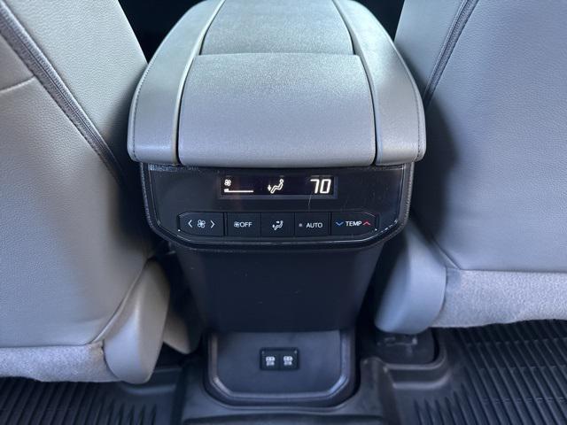 used 2020 Toyota Highlander car, priced at $32,268
