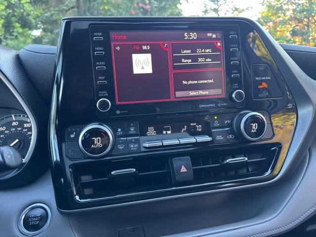 used 2020 Toyota Highlander car, priced at $32,268