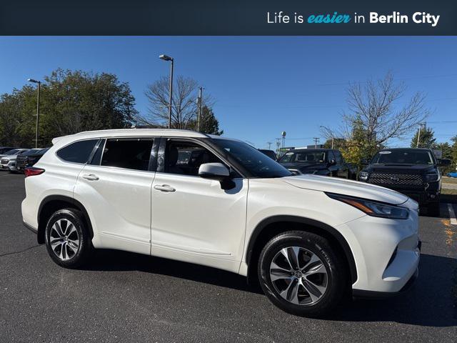 used 2020 Toyota Highlander car, priced at $32,268
